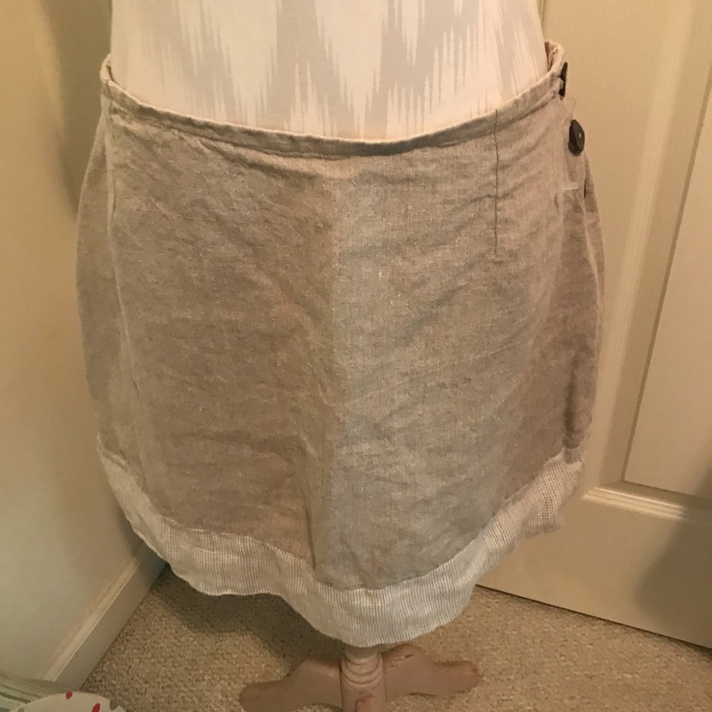 Aly Wear skirt mini size M tan/checked hem